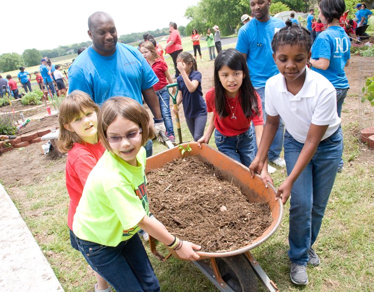 REAL School Gardens tweet media