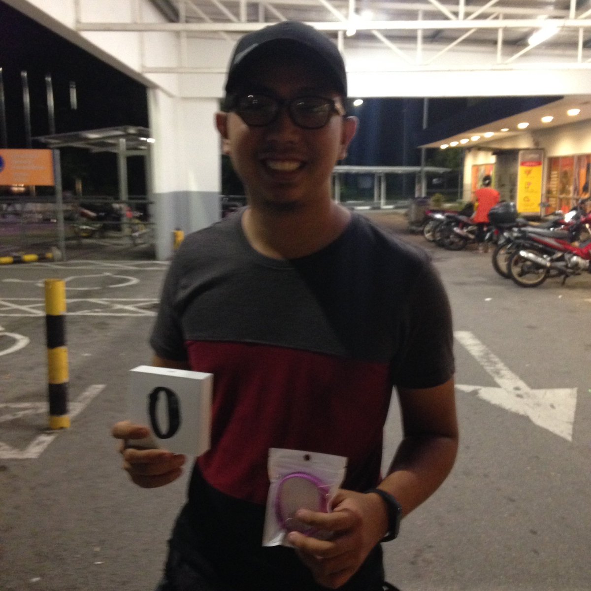 Techy_Tracker's tweet image. Alhamdulillah..Terima Kasih Abg.Azman Membeli Mi-Band 2 di Techy Tracker✌🏻️🕶Stock Ready💯Original.Hubungi sekarang: 0174290674#miband2#xiaomi