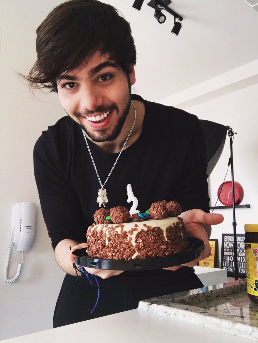 t3ddyyyyy's tweet photo. hoje os b3ars estão completando 2 anos de idade, feliz #anib3arsario 🐻💙✨

ps: comprei até um bolo pra gente comemorar juntos vem comer https://t.co/JB720ROz99