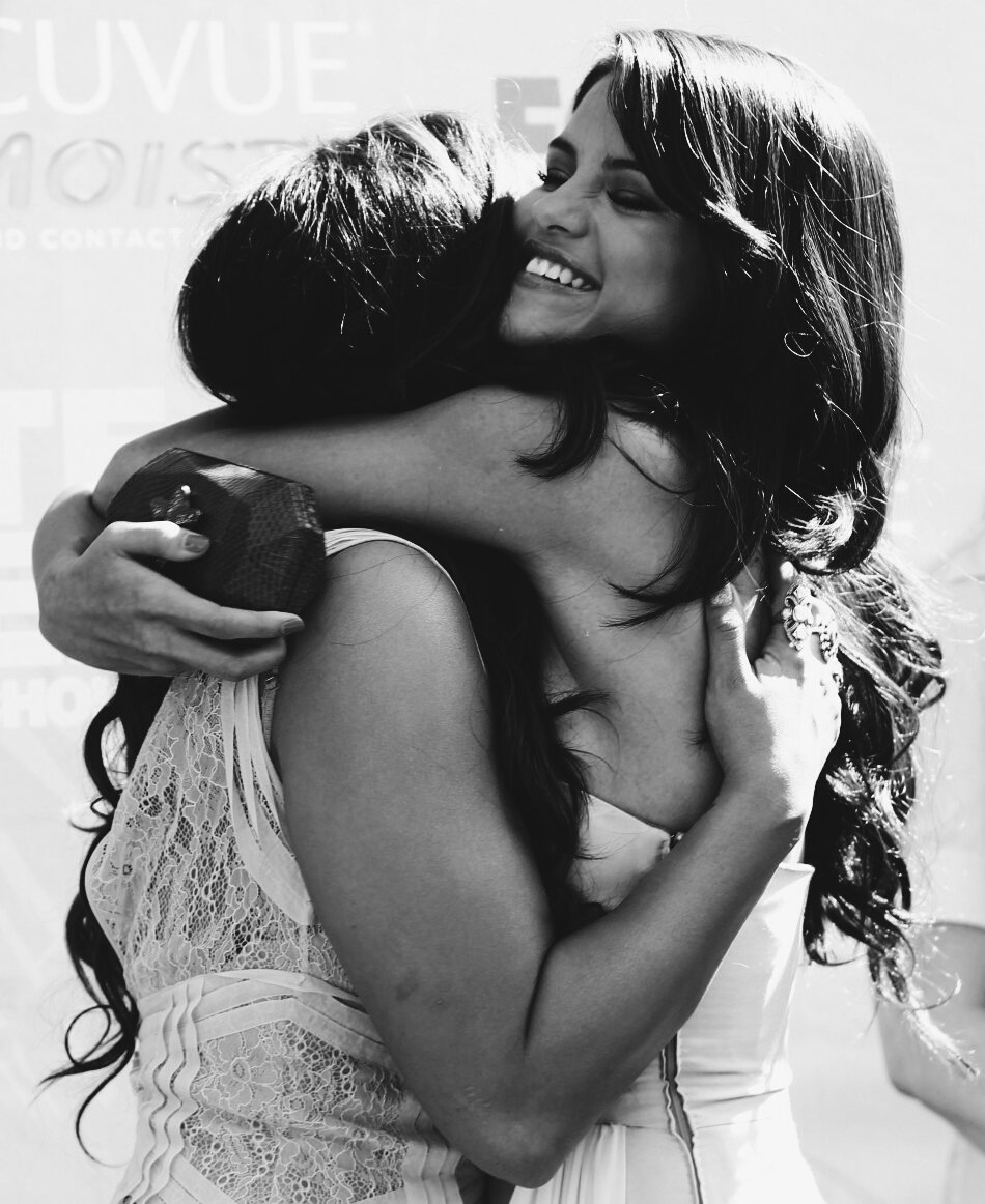 literaeture's tweet photo. Tu és fantasticamente única miúda e eu tenho um orgulho infinito em ser a tua melhor amiga. Amo-te e muitos parabéns! 🎉🎂 @suahvity https://t.co/ArNyzH5Ed3