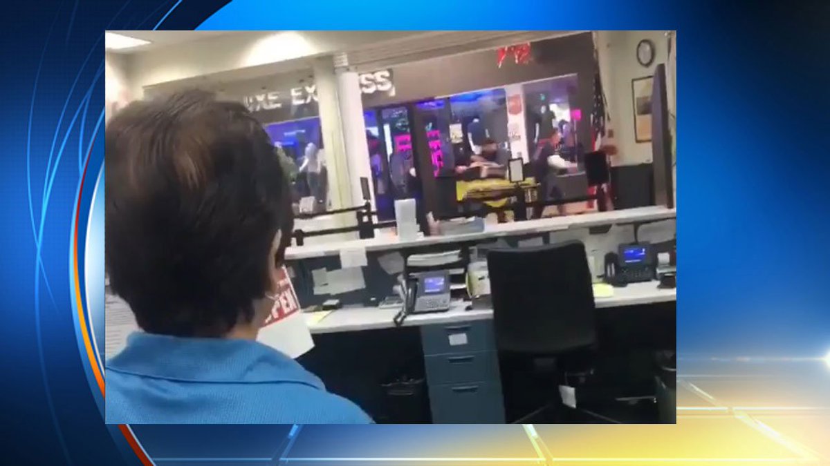 1 dies in shooting at Coral Square Mall in Coral Springs fw.to/8YvlpbJ?utm_me… https://t.co/cBb1fILY1z