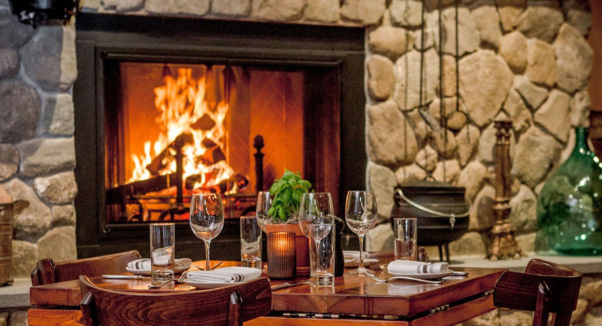 BostonMagazine's tweet image. Avoid that winter chill: Here are 30+ restaurants with cozy fireplaces around town bit.ly/2fpthjx