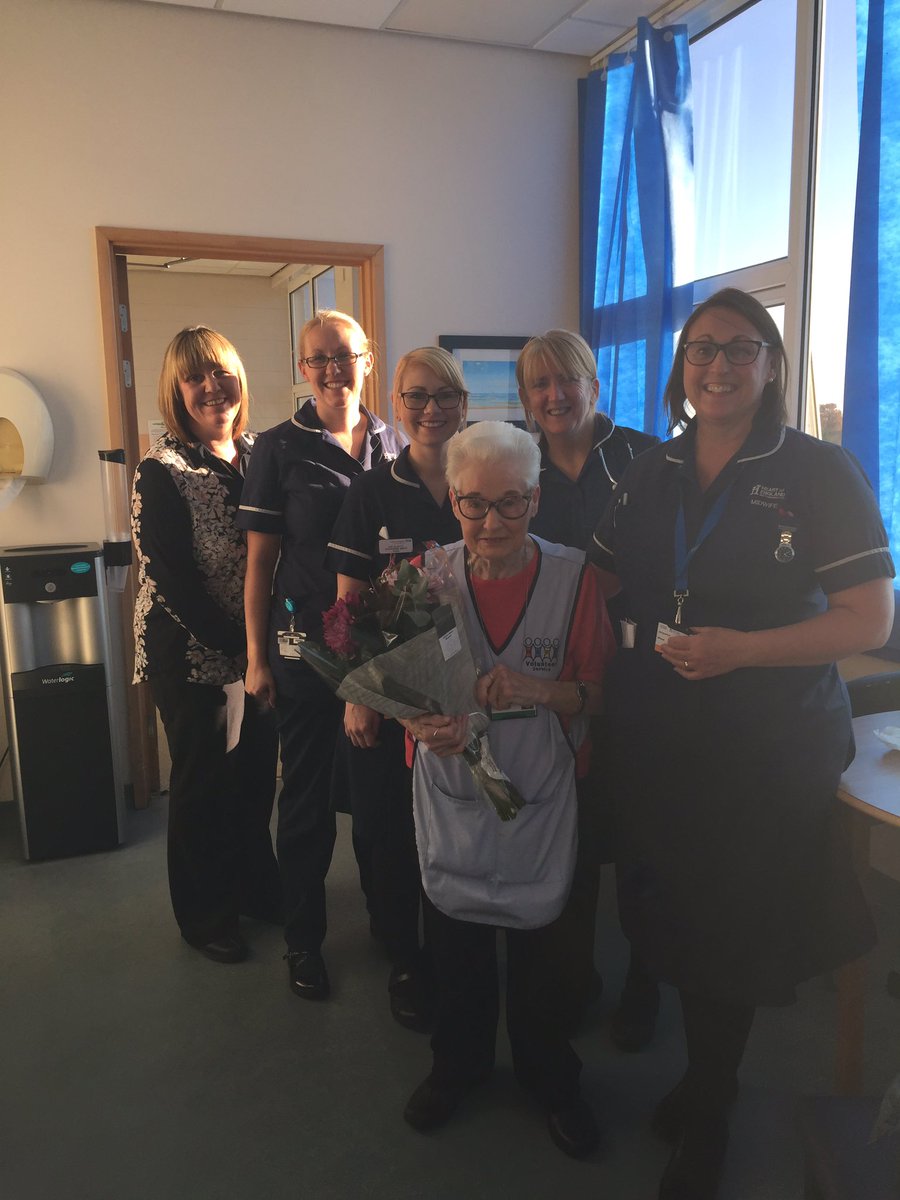 summergloves1's tweet photo. Ward 5 Maternity GHH @heartofengland say goodbye to the lovely Volunteer Mavis Kelshaw after 27 years Service  ❤️ https://t.co/WeCicXmz2U