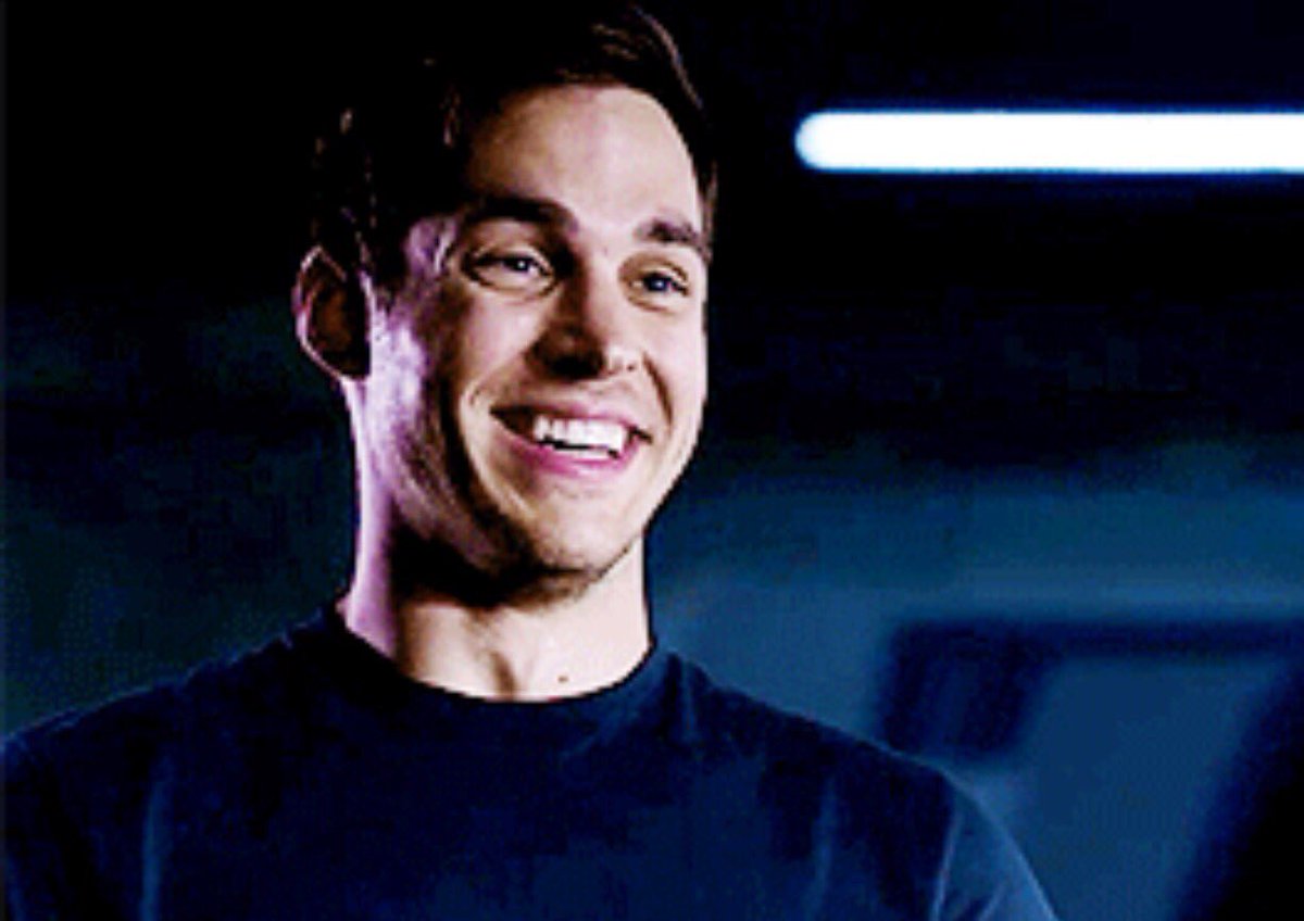 superiorkaramel's tweet photo. #KARAMEL || #SUPERGIRL 

• adorable cupcakes
• undeniable chemistry
• my new obsession 
• "luckiest guy in the world" nuff said. https://t.co/2fx1Lgo06c