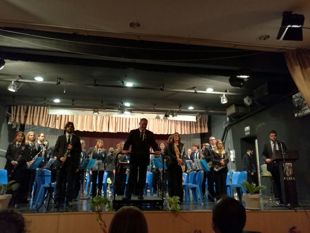 Hui estem amb la <a href="/umxilxes/">UM Sta Cecilia</a> celebrant #SantaCecília (i el finançament de la <a href="/dipcas/">Diputació de Castelló</a> al projecte d'insonorització del local d'assaigs)