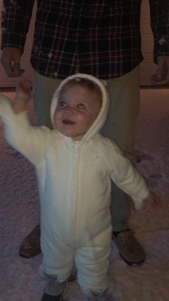 mamafair5's tweet photo. Love this baby of mine #firstsnow #Arizonababy https://t.co/KjLuF4Jq4q