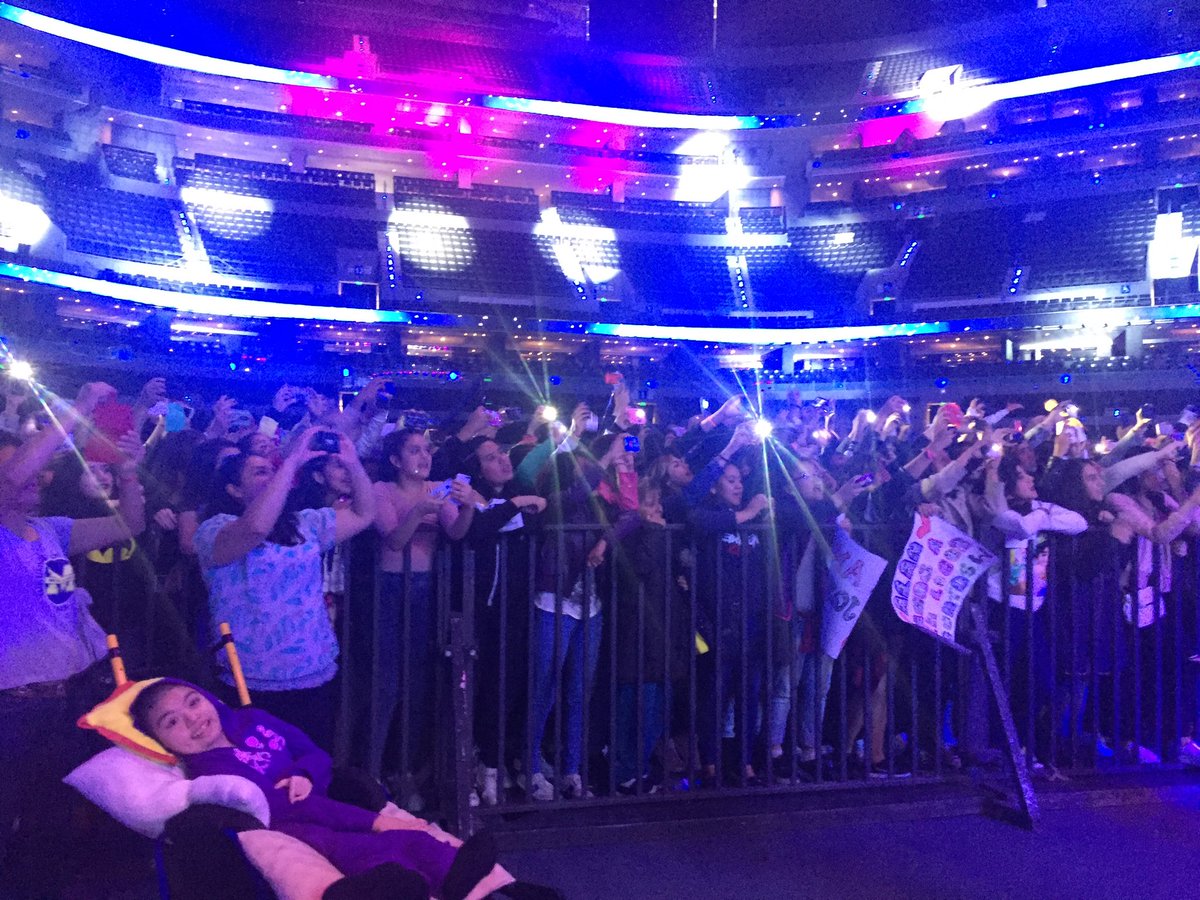 sonymusicmexico's tweet photo. Continuamos esta tarde desde el #SoundcheckMixup con @CD9 para este #REVOLUTIONTOUR! @mixupteam https://t.co/zW2MXkRaTe
