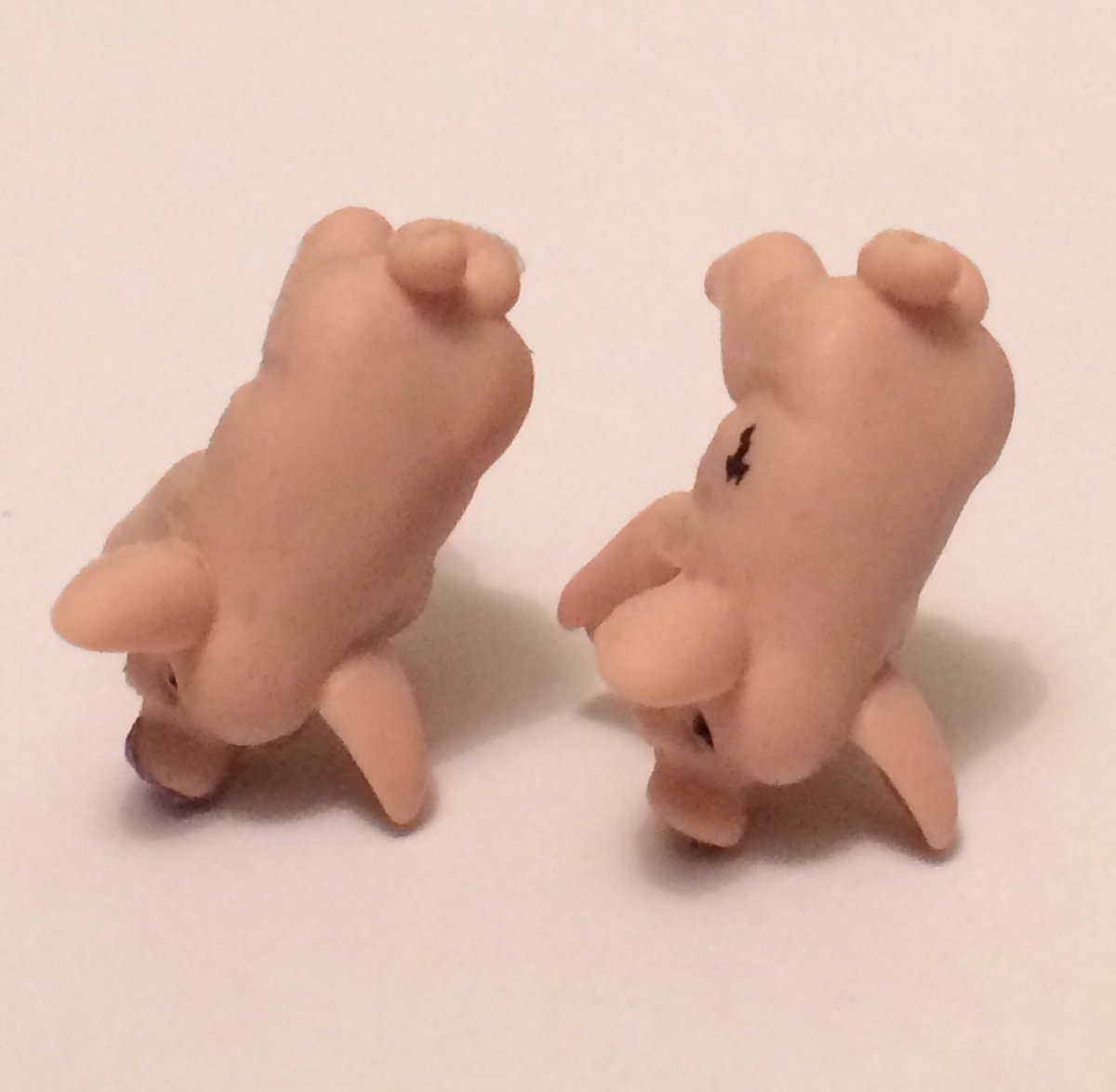 PETERKENTINFO's tweet photo. I'd forgotten what a great game 'Pass the Pigs' was... #Trotter #Sider #DoubleLeaningJowler #DoubleSnouter https://t.co/dgovHfkIH1