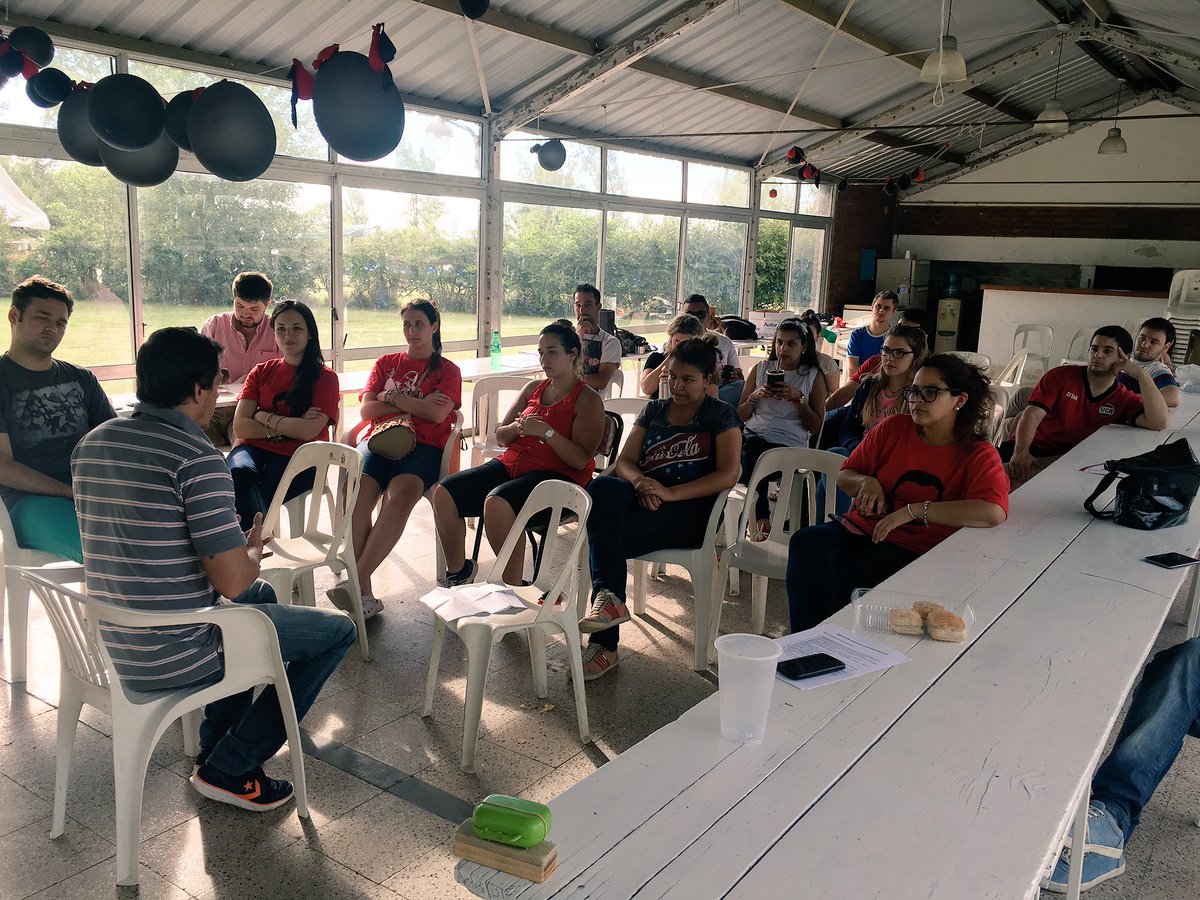 elgringotorres's tweet photo. 👉 Ahora 
👉 @jpcasari 
Hablando en el campamento de #Union en #BellVille #NosVeranVolver 🇵🇱🇵🇱🇵🇱 https://t.co/fYft7BgE9v