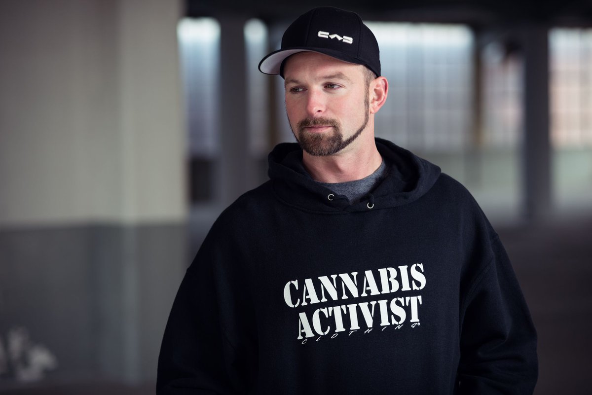 HempClothes's tweet photo. It's 4:20 somewhere 🕟 Pass this one around! ✌️😄👌💨 #Cannabis #Activist #Hemp #Clothing #Kickstarter #Fashion🌱👕 https://t.co/kIiT3Xxb8Q Share! https://t.co/2HMjHlCIv7