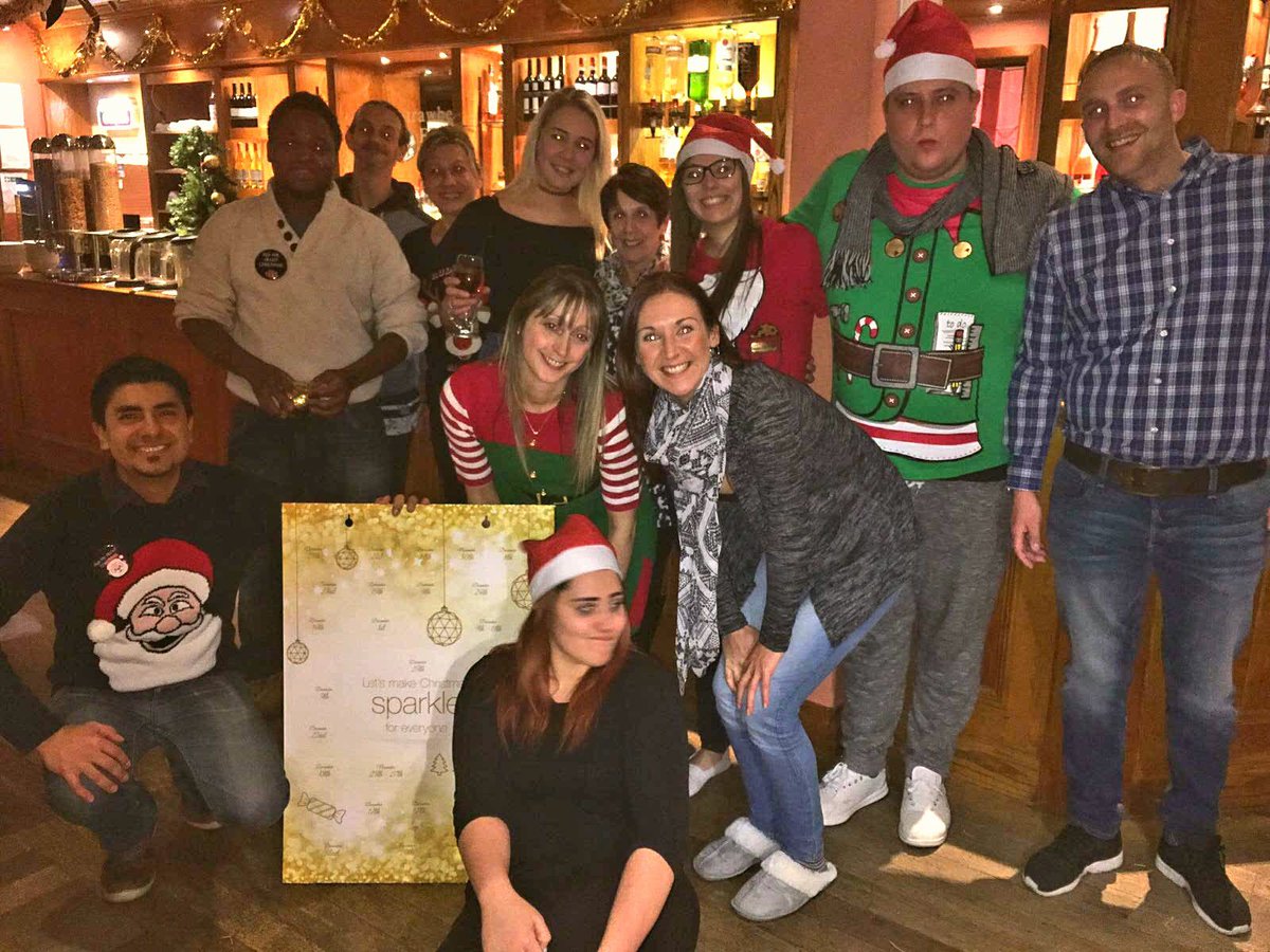 FelipeAngulo84's tweet photo. Christmas here! Let the party's begin 🍹🎉😎🎅🐓👼 @TTSberryField @StaplesClaire @SteveAdamsTT #SUGM https://t.co/8dxTEO5nNz