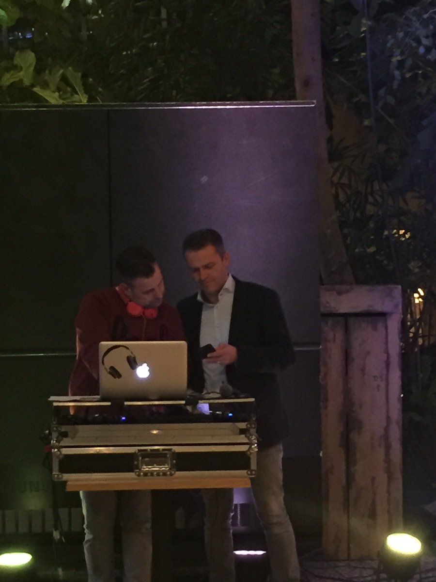 Niet alleen kan hij goede tussenkomsten doen, plaatjes draaien gaat hem ook goed af 😀 <a href="/LodeCeyssens/">Lode Ceyssens</a>