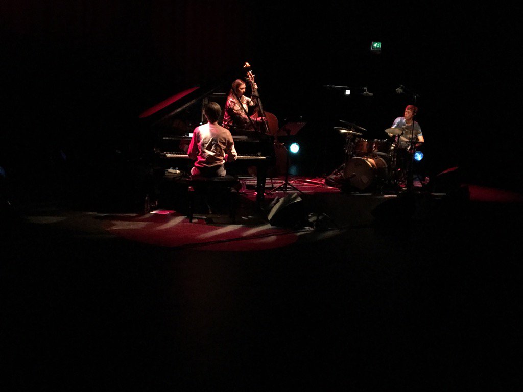 dennism's tweet photo. #NachtVanDeJazz #LABtrio #LV #Live #Jazz #Rdam https://t.co/poosT21Otw