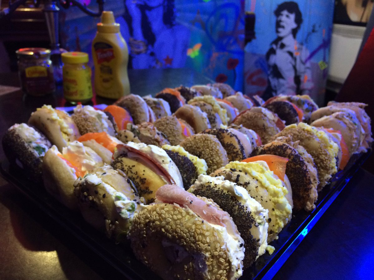 bowerybakery's tweet photo. Let us create a mini bagel platter for your next meeting, event or picnic. info@bbbcamden.co.uk #minibagels #platter #bowerybakery https://t.co/jdReMhNXPe