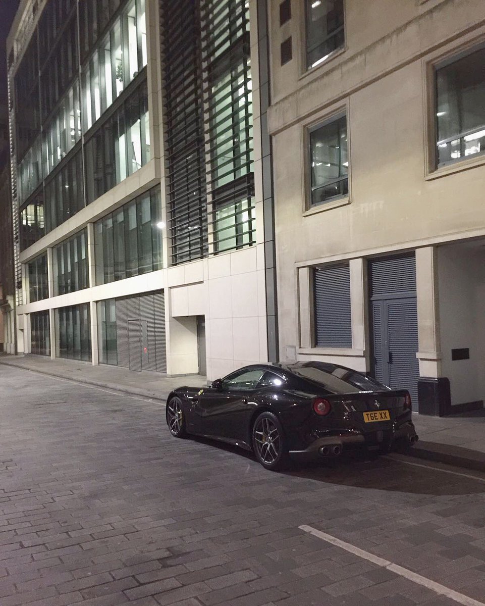 TGE_LDNM's tweet photo. Fun afternoon of filming a new mini series for TGE TV in the city.
Some at @CityATHLETIC1 🌚💪🍔🚗

New video tomorrow!

https://t.co/MeuRUU4RZR https://t.co/WzMjlYB2cM