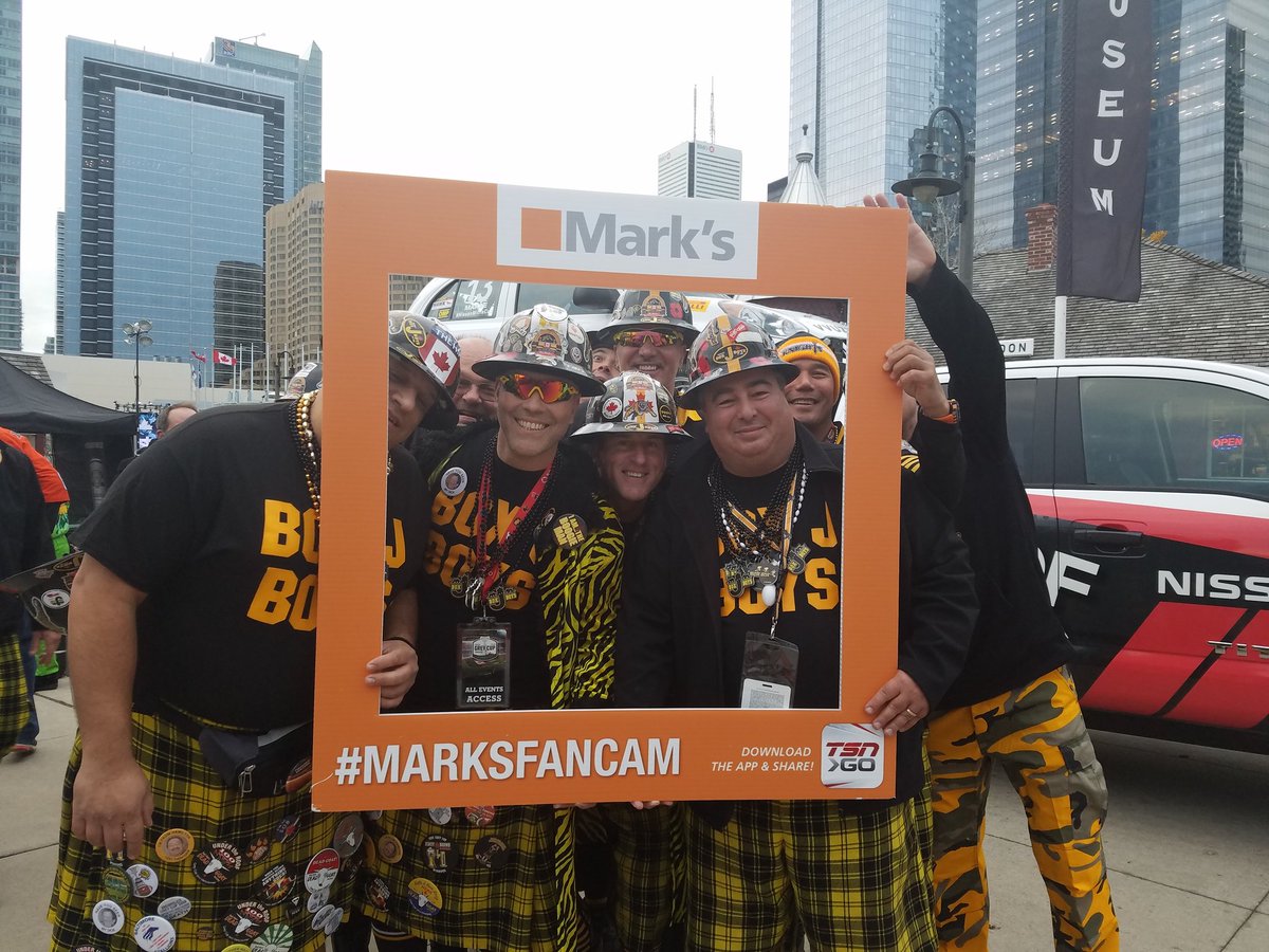 BoxJBoys's tweet photo. Oskee Wee Wee #MarksFanCam #CFL https://t.co/t4guqVPKaV