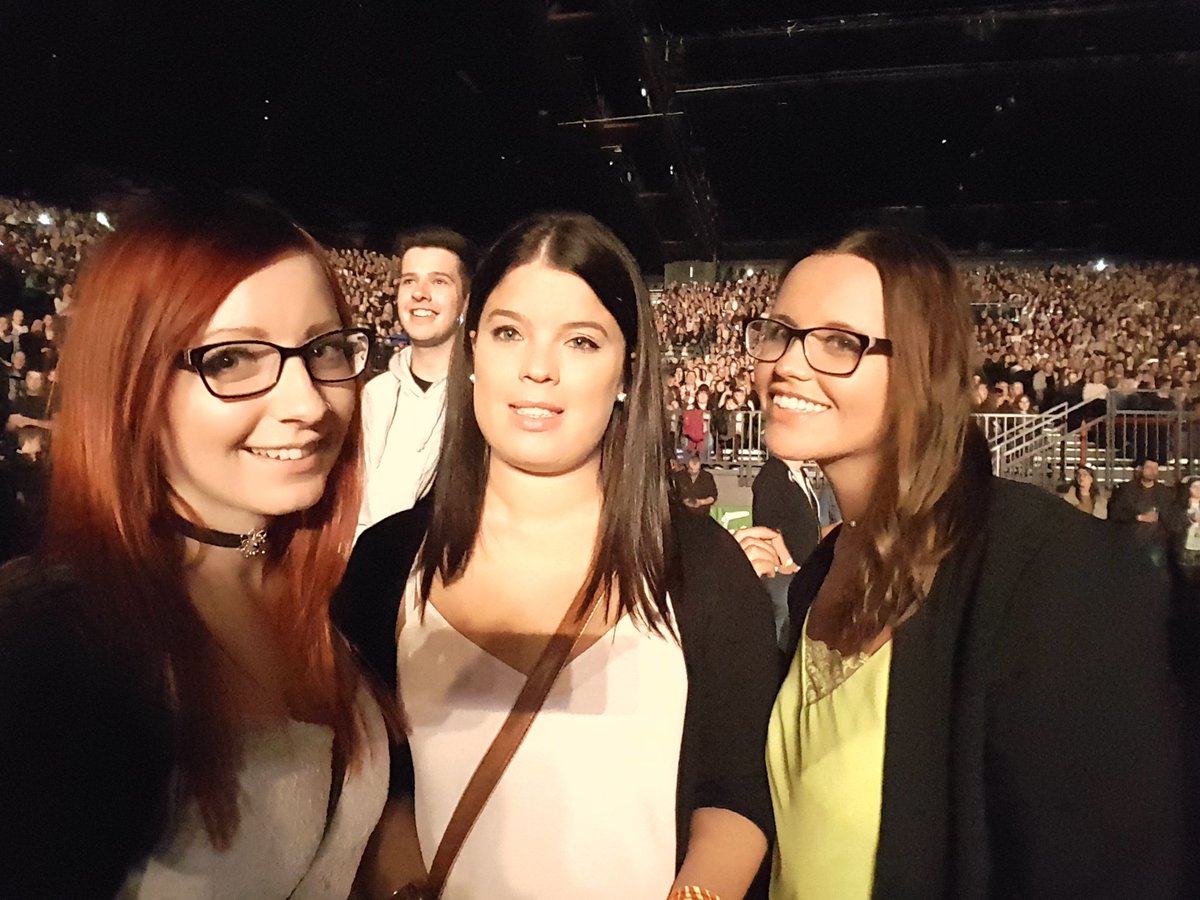 CharlieOwen2's tweet photo. #freeradiolive 😚😚😚 https://t.co/WbiQxQYWPP