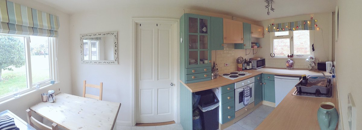 GS_Eventing's tweet image. How cute is 'Jockeys Lodge' though 😍😍😍 #home #kitchen #workingpupil #studentinthesaddle