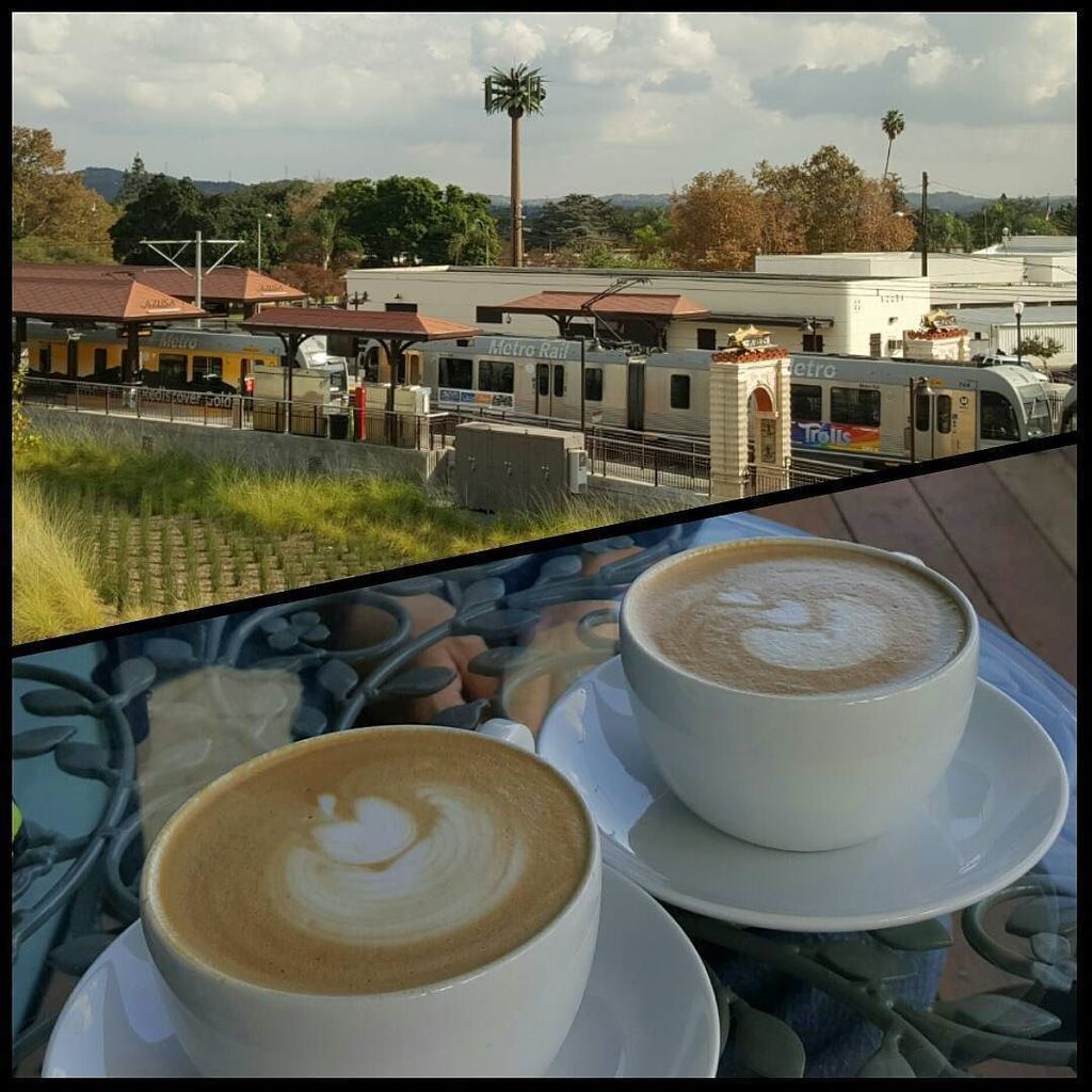 emcwang's tweet image. Chillin&apos; in #Azusa #Metro #FakePalmTree #CellTower @MantraCoffee lattes ☕ ift.tt/2gsTsGT