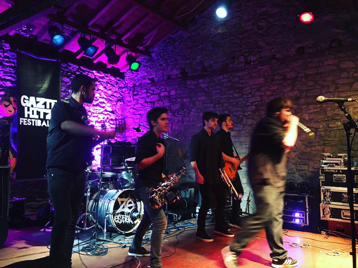 GazteHitz's tweet photo. @GudaDantzaBand oin hasi da! Gaztetxera etorri! Giro paregabea
#GazteHitz #GasteizkoGaztetxea https://t.co/nZTnPNs20w