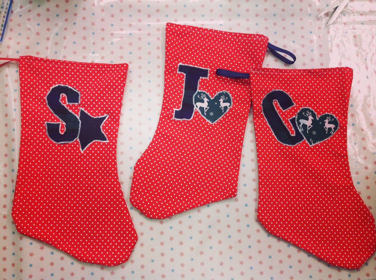vintagesewingbu's tweet photo. Amazing teen sewing workshop today ❤️ #christmas #stocking #applique #teensewing #sew #sewing #learntosew #thevintagesewingbunny #stannes https://t.co/VgCTigVKd0