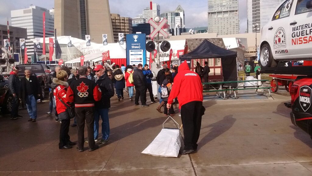 RidofitToronto's tweet photo. Day 2 : #GreyCup #fanfest #cleanupcrew #Ridofit #junkremoval #removal #Toronto #GTA #football #allredeverything πͺπΌ https://t.co/ctm8mE4ggj