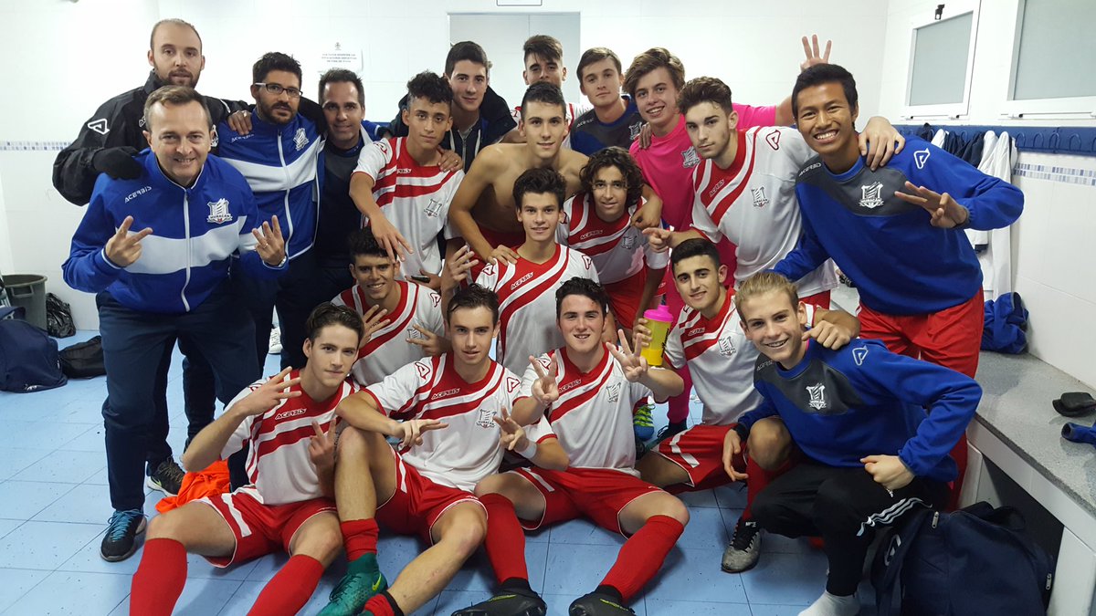 CF_Huracan's tweet photo. ¡VICTORIA DEL JUVENIL B FRENTE AL VALENCIA! (3-2)
El @CF_Huracan supera lo imposible y vence al líder!
#somoshuracan https://t.co/VDcPUet51u
