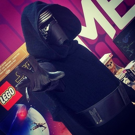 shonkysparrow's tweet photo. #StarWarsCom20 Congratulations from the Darkside https://t.co/DUvNHW0B6l