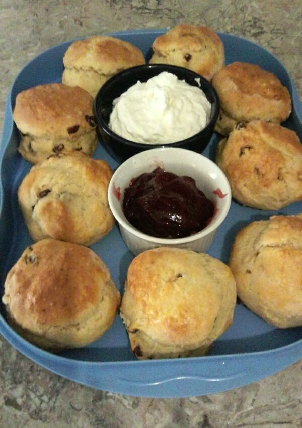 @SureKamhunga I saw scones on your TL and I became very jeylas. So I decided to bake some today. Had them with fresh cream & Sun Jam