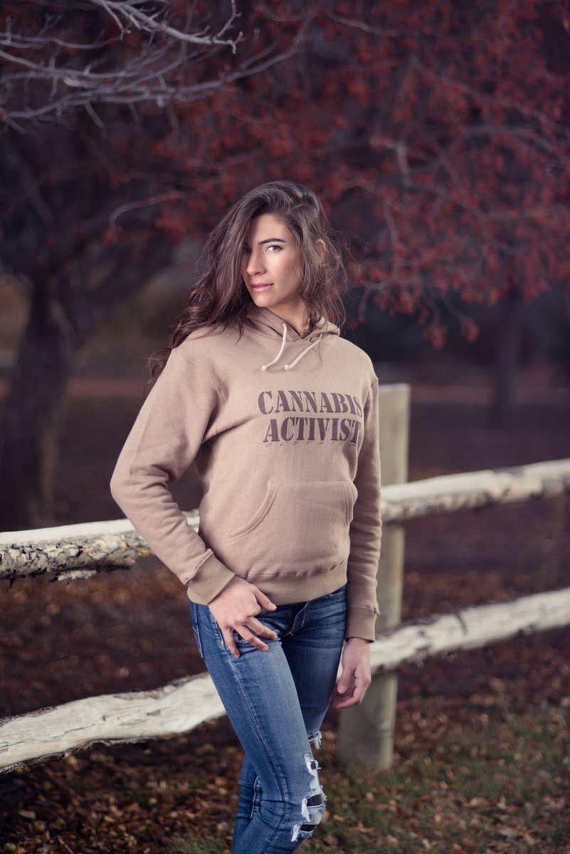 HempClothes's tweet photo. Ford's vision was to "grow automobiles from the soil"🌱🌱🚗🚙🚐🚌🚛🚚 Help #Cannabis #Activist #Hemp #Clothing grow 💦🌱🌱🌱👕👚👗👒 https://t.co/4ZYiBujdoJ https://t.co/WTrYen0zKH