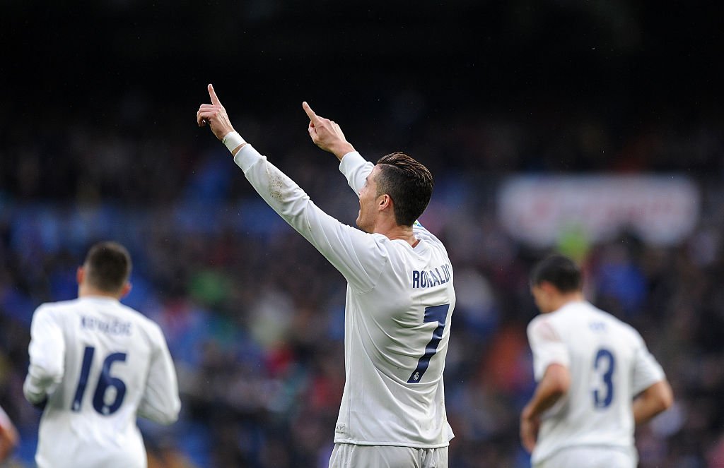 UEFAcom_fr's tweet photo. #RMASPO Doublé pour #Ronaldo, victoire du Real 2-1 contre Gijón. Dans une semaine, c'est le #Clasico ! https://t.co/j2GDbvdsVC