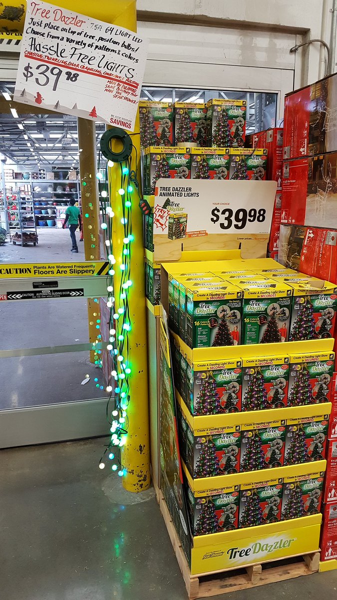 PatF_0963's tweet photo. Pushing the Tree Dazzler lights, or as I call them, "lazy lights"...  @lureeasygoer @Tino_Longobardi @LourdesPerry @marissahcruz https://t.co/GUA3JOHno1