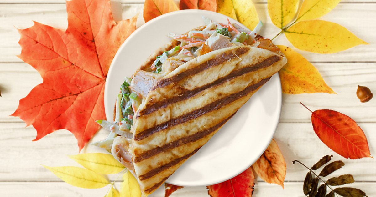 TSmoothieCafe's tweet photo. We’ve got your leftovers right here. #ChickenAppleClub https://t.co/zJOPOWuohE
