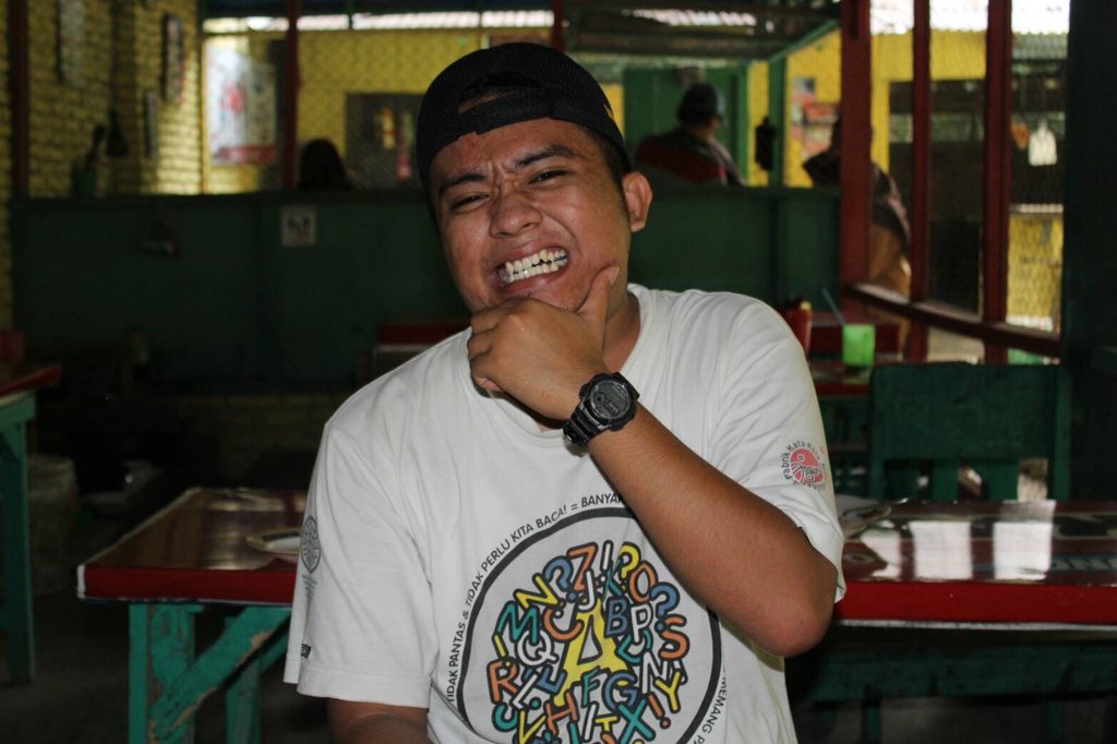 RIDHO_RRG's tweet photo. Jika musuh menggunakan senjata kebohongan , kta gunakan senjata kejujuran & kebenaran @NET_CJ @DPP_FPI #SADAROHA πππ https://t.co/OIEUF8p9zX