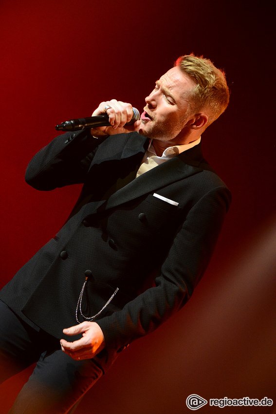 mercedesgirl69's tweet photo. Great shot of @ronanofficial from the #NightOfTheProms last night in Mannheim Germany #Ronan #NOTP2016 @Storm_Keating https://t.co/EcXQsOfMmj