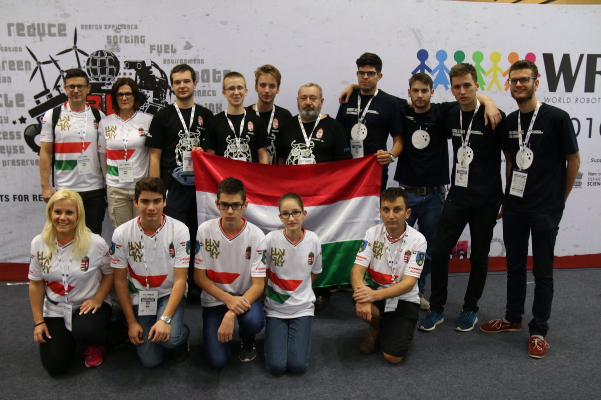 Mindhárom magyar csapat továbbjutott! #wro2016