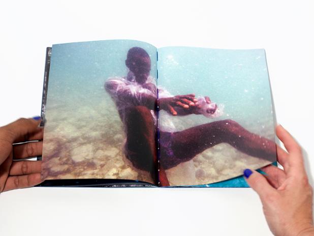 EditorialRM's tweet photo. AUTOMAGIC // @anoukkruithof
https://t.co/GvcGdsCy5l
#automagic #photobook #fotolibro #editorialrm #fotografía #photography #bookobject https://t.co/nFNjNNZbme