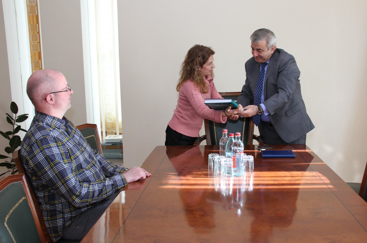 Lilit_Asryan's tweet photo. President of the #NKR Parliament @AshotGhoulyan received members of the #Azokh's excavation group. https://t.co/WJeNiYgtfV