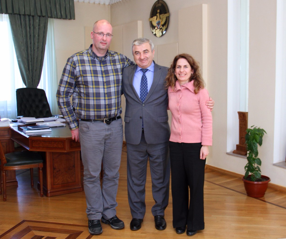 Lilit_Asryan's tweet photo. President of the #NKR Parliament @AshotGhoulyan received members of the #Azokh's excavation group. https://t.co/WJeNiYgtfV