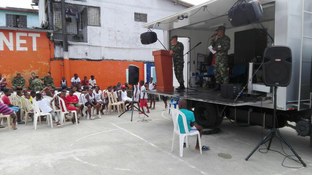 Ejercito_Div7's tweet photo. #TITÁN avanza Jornada de Apoyo al Desarrollo en el barrio Palenque de Quibdó, por parte del #BASPC15 de la #BR15 https://t.co/xNyhOTxFKo