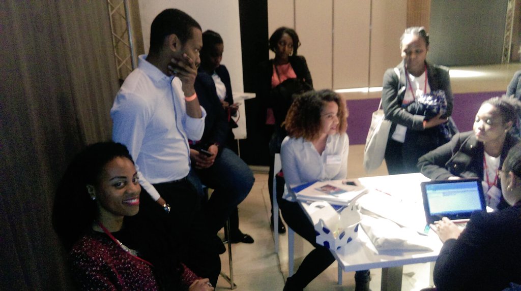 JeuneOutreMer's tweet photo. Debriefing après une journée très riche ! #ForumEgalitéEmploi à @lecese #CoachingRH https://t.co/VS5eisnHl9