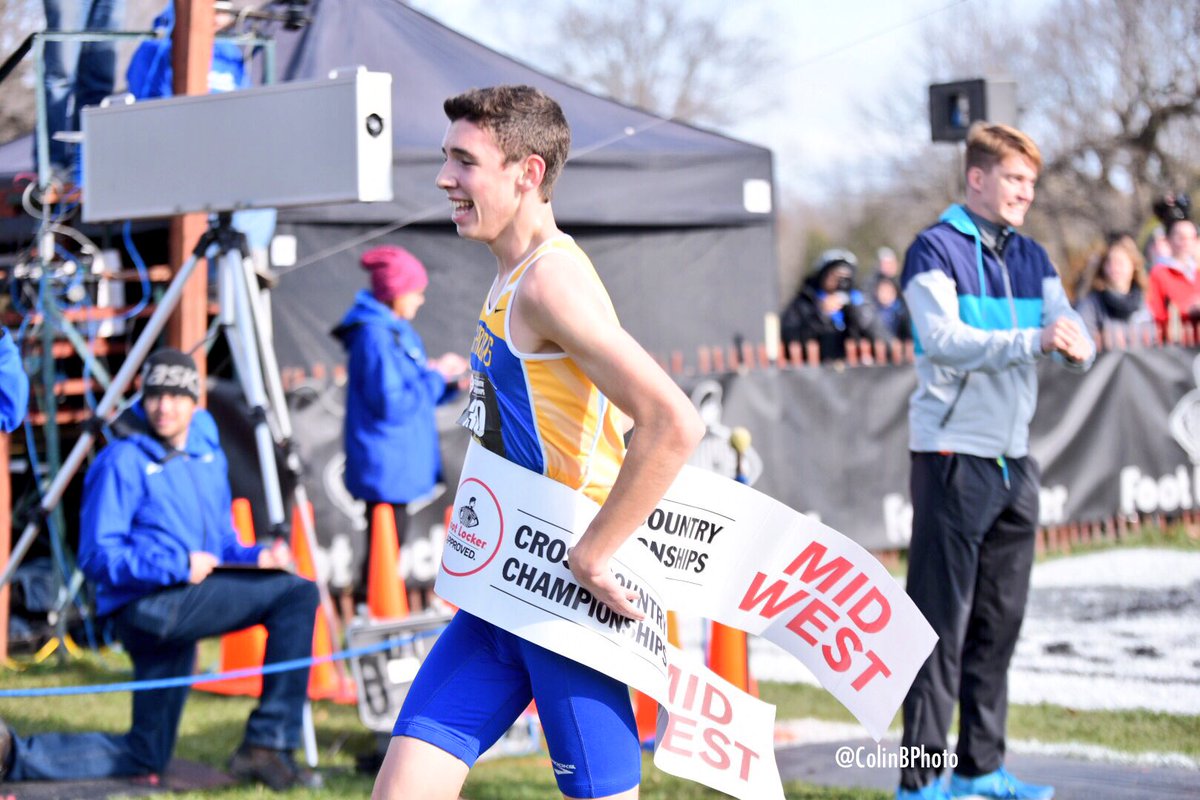 MSHeartland_'s tweet photo. Dylan Jacobs of @SandburgCC wins the Boys Seeded 5k race in 14:58 unofficial!!!! #FLMW16 #footlocker16 https://t.co/ZcqZ9W4qx6