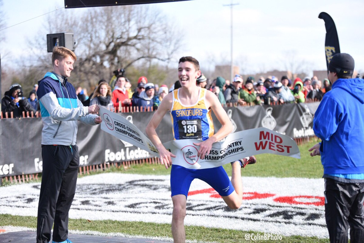 MSHeartland_'s tweet photo. Dylan Jacobs of @SandburgCC wins the Boys Seeded 5k race in 14:58 unofficial!!!! #FLMW16 #footlocker16 https://t.co/ZcqZ9W4qx6