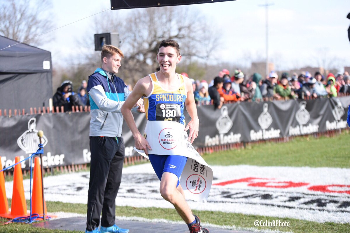 MSHeartland_'s tweet photo. Dylan Jacobs of @SandburgCC wins the Boys Seeded 5k race in 14:58 unofficial!!!! #FLMW16 #footlocker16 https://t.co/ZcqZ9W4qx6