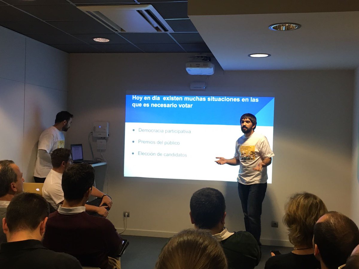 USTspain's tweet photo. Grandes trabajos, el jurado del #HackathonUST muy atentos a las explicaciones de los equipos. #blockchain #USTGlobal https://t.co/ouRVHnPVgu