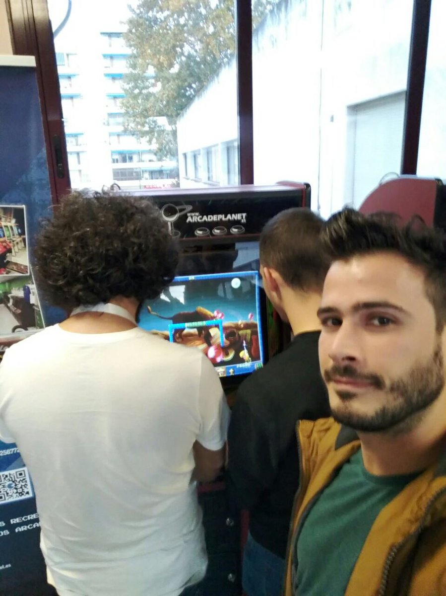 dickies_'s tweet image. Disfrutando de la zona Fsociety en #secadmin2016 con @Diego_Mart11  y @rc_morano