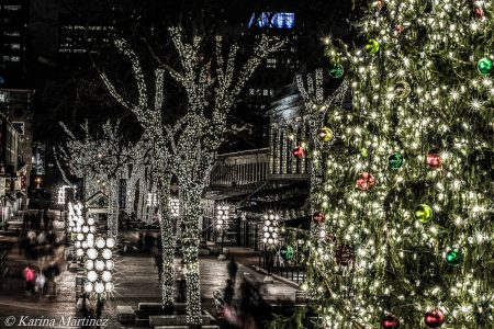 artsboston's tweet image. Returning to @FaneuilHall, Blink! is a magical and unforgettable light show that illuminates Boston’s skyline  ow.ly/dp3e306r3bP