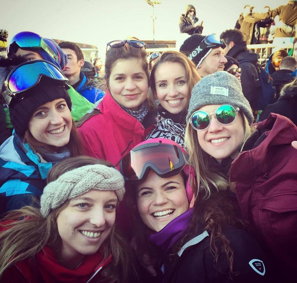 Rachel_Breslin's tweet photo. First weekend on the slopes ☃️ #hunzontheroad #hunzonskis https://t.co/BxPRstruFj