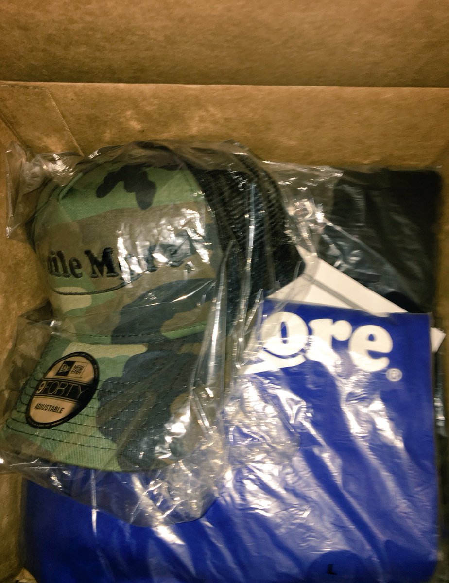 Jordygtd's tweet photo. @RomanAtwood look what came today 😁😁😁😁@_little_britt_ @SmileMoreStore https://t.co/NoQGu76oFJ