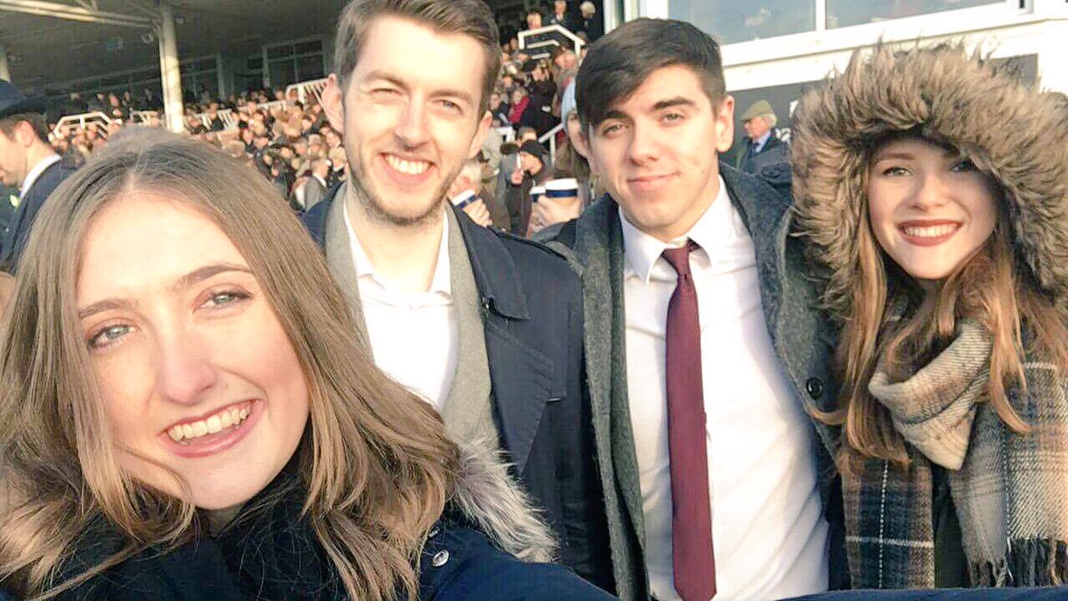 RichBiscuit21's tweet image. Had a fab day @NewburyRacing thanks to @HennessyUS &amp;amp; @zealbuzz #WinInStyle #NewburyRaces